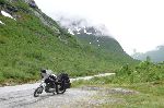 Kurz vor dem Trollstigen; der Regen hängt noch in den Bergen